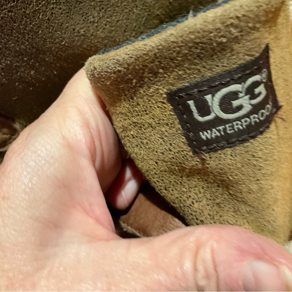 UGG “Elsa” Winter Riding Boot - Picture 9 of 11
